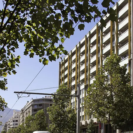 Mercure Centre Alpotel فندق